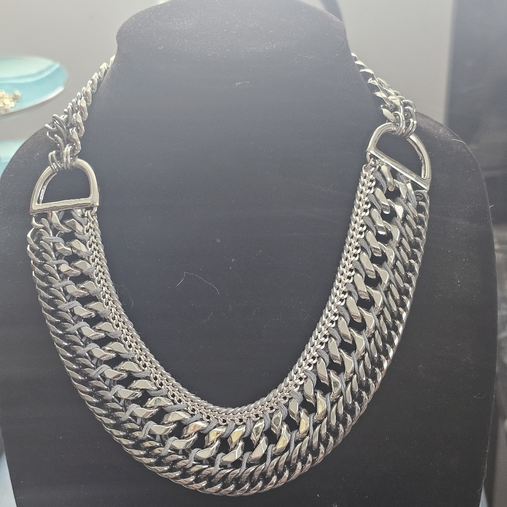 Stella & Dot Femme Fatale Statement Necklace